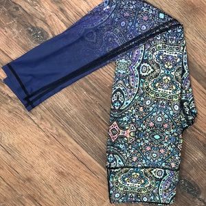 Victoria’s Secret paisley print ombré legging